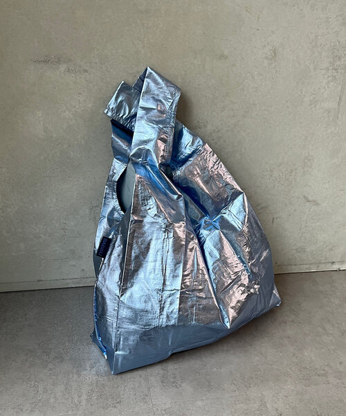DouDou(ドゥドゥ)の「【BAGGU/バグゥ】24HO STANDARD BAGGU メタリック(ショルダーバッグ・レディース・ブルー系その他/ゴールド/サーモンピンク/シルバー・FREE)」の7枚目の写真