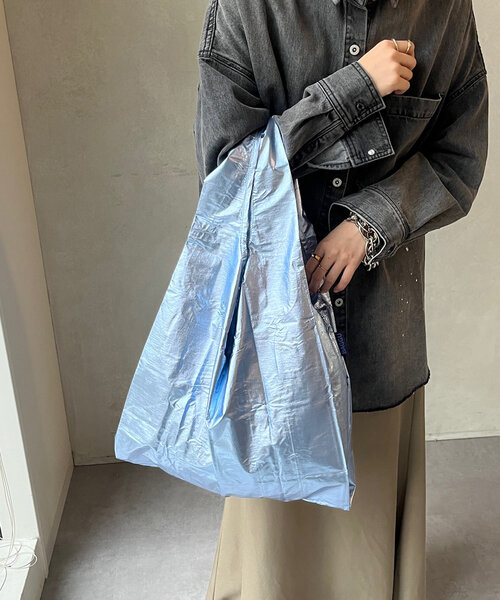 DouDou(ドゥドゥ)の「【BAGGU/バグゥ】24HO STANDARD BAGGU メタリック(ショルダーバッグ・レディース・ブルー系その他/ゴールド/サーモンピンク/シルバー・FREE)」の9枚目の写真