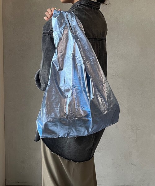 DouDou(ドゥドゥ)の「【BAGGU/バグゥ】24HO STANDARD BAGGU メタリック(ショルダーバッグ・レディース・ブルー系その他/ゴールド/サーモンピンク/シルバー・FREE)」の10枚目の写真