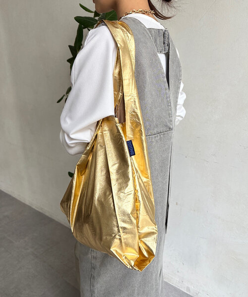 DouDou(ドゥドゥ)の「【BAGGU/バグゥ】24HO STANDARD BAGGU メタリック(ショルダーバッグ・レディース・ブルー系その他/ゴールド/サーモンピンク/シルバー・FREE)」の19枚目の写真