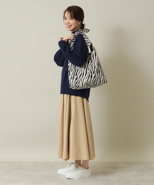 ITS'DEMO（イッツデモ）の「◆【A4対応】リボン付きワンショルトート（トートバッグ・レディース・ブラック系/アイボリー/ブラック/サックスブルー・00）」の12枚目の写真