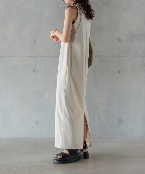 INTER FACTORY（インターファクトリー）の「kumika - ホルターネックワンピース made in INTER FACTORY（ワンピース・レディース・アイボリー/ブラック・MT/MEDIUM）」の14枚目の写真