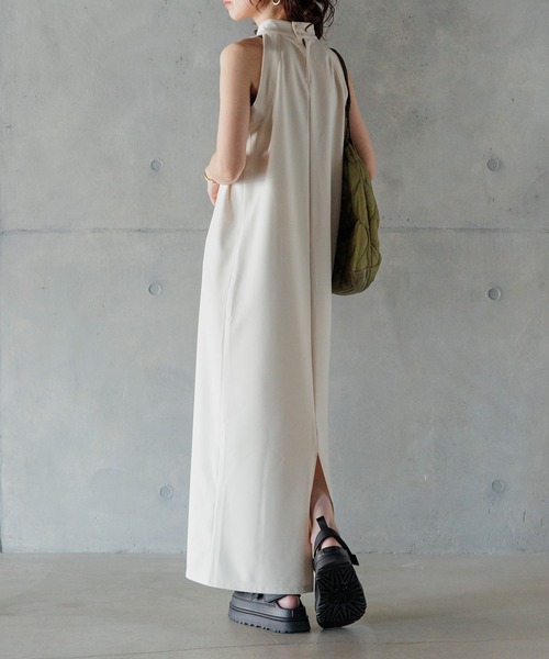 INTER FACTORY（インターファクトリー）の「kumika - ホルターネックワンピース made in INTER FACTORY（ワンピース・レディース・アイボリー/ブラック・MT/MEDIUM）」の16枚目の写真