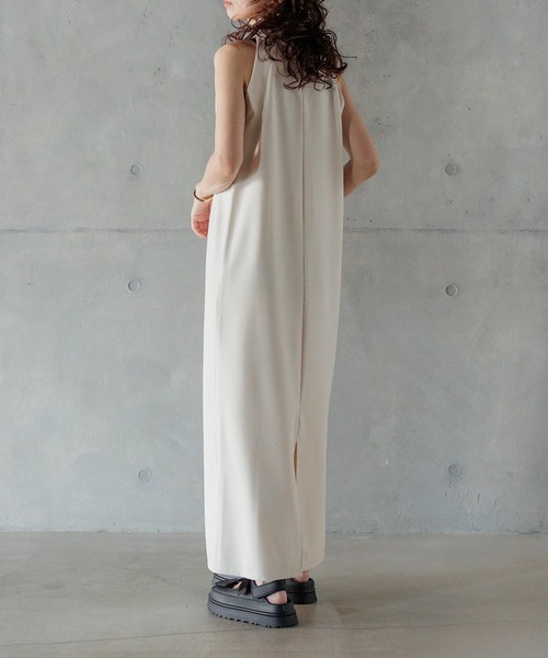INTER FACTORY（インターファクトリー）の「kumika - ホルターネックワンピース made in INTER FACTORY（ワンピース・レディース・アイボリー/ブラック・MT/MEDIUM）」の18枚目の写真