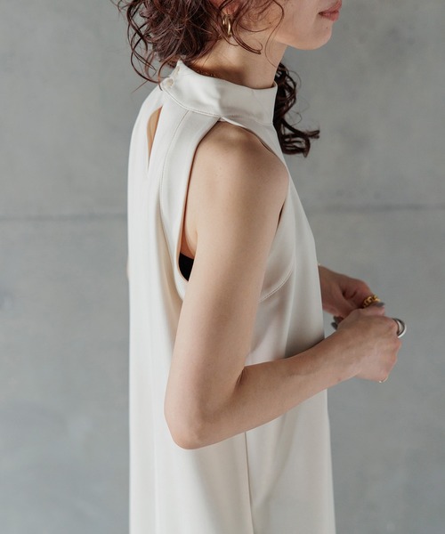 INTER FACTORY（インターファクトリー）の「kumika - ホルターネックワンピース made in INTER FACTORY（ワンピース・レディース・アイボリー/ブラック・MT/MEDIUM）」の20枚目の写真