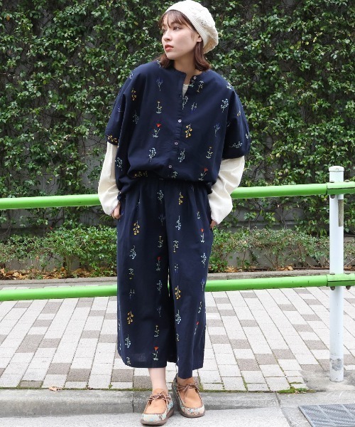 チチカカ（チチカカ）の「フルール刺繍ブラウス【WEB限定】（シャツ/ブラウス・レディース・ネイビー/ベージュ/グリーン・FREE）」の9枚目の写真