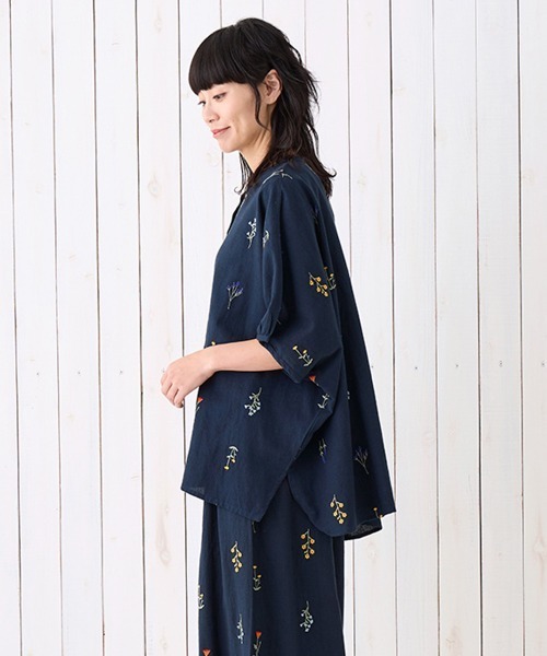 チチカカ（チチカカ）の「フルール刺繍ブラウス【WEB限定】（シャツ/ブラウス・レディース・ネイビー/ベージュ/グリーン・FREE）」の12枚目の写真
