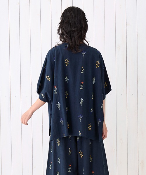 チチカカ（チチカカ）の「フルール刺繍ブラウス【WEB限定】（シャツ/ブラウス・レディース・ネイビー/ベージュ/グリーン・FREE）」の13枚目の写真
