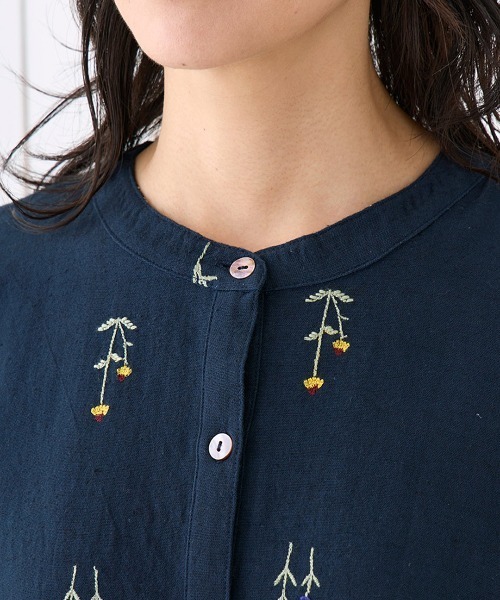 チチカカ（チチカカ）の「フルール刺繍ブラウス【WEB限定】（シャツ/ブラウス・レディース・ネイビー/ベージュ/グリーン・FREE）」の14枚目の写真