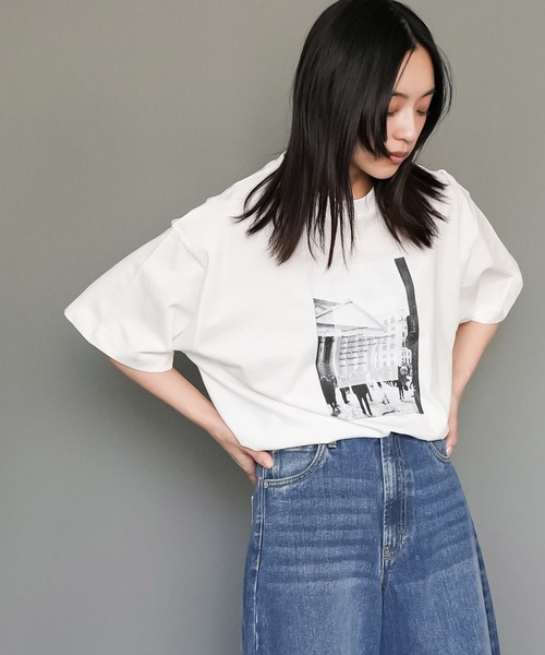 mili an deni(ミリアンデニ)の「半袖フォトプリントTシャツ(Tシャツ/カットソー・レディース・オフホワイト/ブラック/チャコールグレー・M/L)」の6枚目の写真