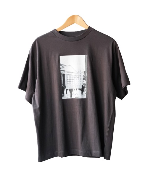 mili an deni(ミリアンデニ)の「半袖フォトプリントTシャツ(Tシャツ/カットソー・レディース・オフホワイト/ブラック/チャコールグレー・M/L)」の21枚目の写真