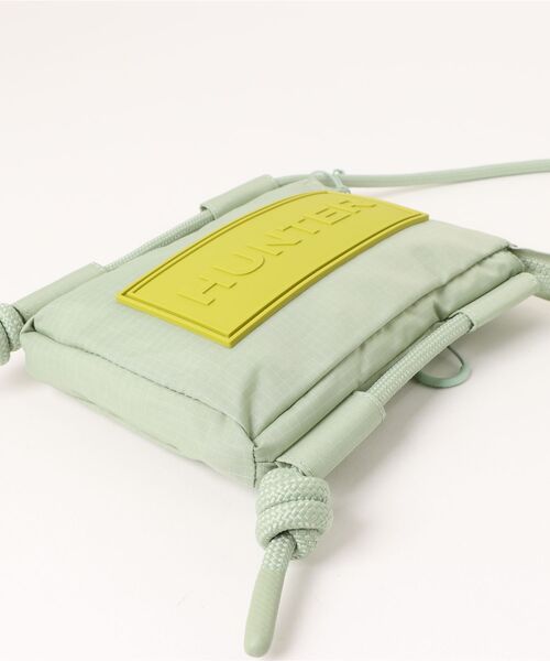 HUNTER（ハンター）の「トラベル リップストップ リサイクル ナイロン フォンポーチ（ボディバッグ/ウエストポーチ・レディース・ライトブルー/ピンク/ライトグリーン・ONE SIZE）」の21枚目の写真