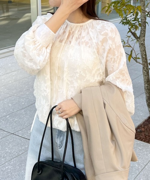 Futier land(フューティアランド)の「前後2Way花柄シフォンブラウス(シャツ/ブラウス・レディース・アイボリー/ブラック/グレー/ブルー・SHORT/LONG)」の17枚目の写真