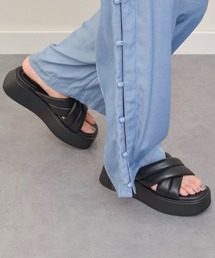 ちゃんみよ⚪️ですVAGABOND 厚底マルチカラーサンダル fit=scale-down,w=1200