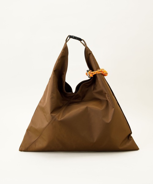 LE VERNIS（ル・ベルニ）の「LE VERNIS(ル・ベルニ)Paracord azuma bag (Nylon)（ショルダーバッグ・レディース・ブラック/ブラウン/ベージュ/ネイビー・FREE）」の6枚目の写真