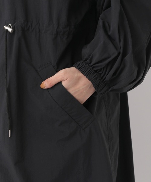 A part by（アパートバイ）の「ハッスイフードロングコート（ブルゾン・レディース・ブラック/ライトベージュ・FREE）」の14枚目の写真