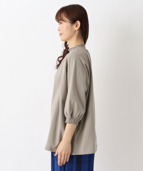 one'sterrace（ワンズテラス）の「シャーリング 6分袖綿カットソープルオーバー（Tシャツ/カットソー・レディース・ベージュ系その他7/アイボリー系8/ブラック系8・02）」の5枚目の写真