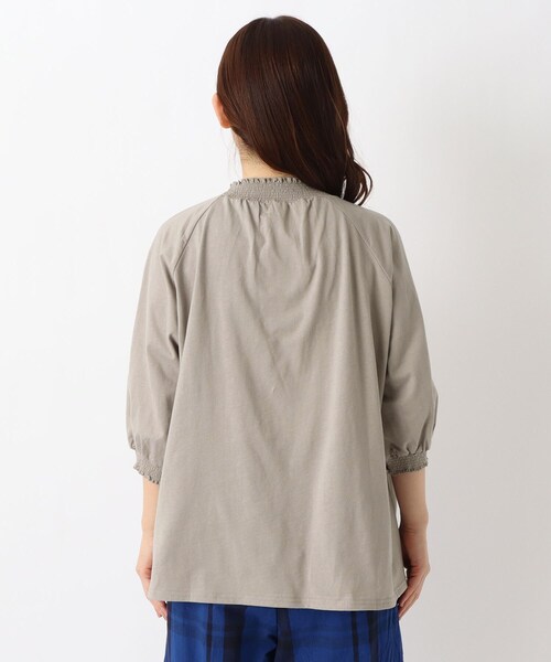 one'sterrace（ワンズテラス）の「シャーリング 6分袖綿カットソープルオーバー（Tシャツ/カットソー・レディース・ベージュ系その他7/アイボリー系8/ブラック系8・02）」の6枚目の写真