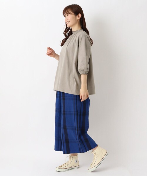 one'sterrace（ワンズテラス）の「シャーリング 6分袖綿カットソープルオーバー（Tシャツ/カットソー・レディース・ベージュ系その他7/アイボリー系8/ブラック系8・02）」の17枚目の写真