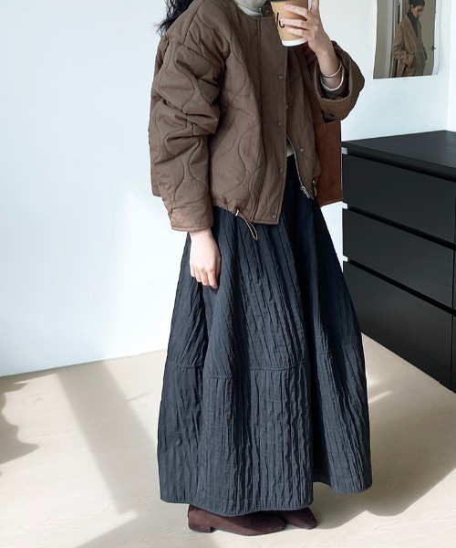 Alum'（アルム）の「カーブプリーツロングスカート（スカート・レディース・ブラック/アイボリー/ブラウン・FREE）」の5枚目の写真