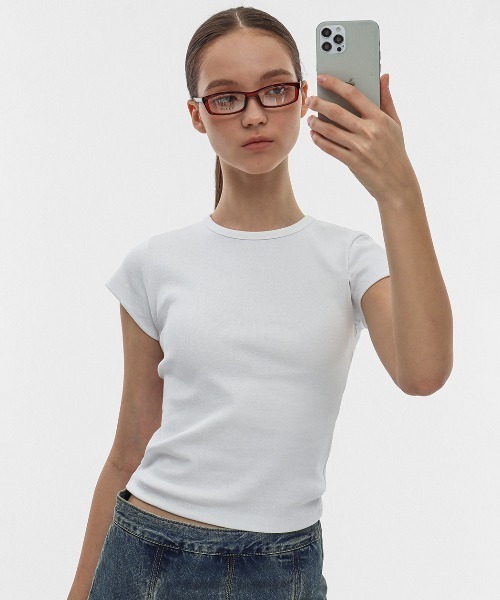 BLACKUP（ブラックアップ）の「[B-BASIC] スタンダードショートスリーブラウンド半袖Tシャツ (2TYPE)（Tシャツ/カットソー・レディース・ブラック/ライトベージュ/グレー/ダークブラウン/ホワイト・MEDIUM/SMALL/M-Short/S-Short）」の2枚目の写真