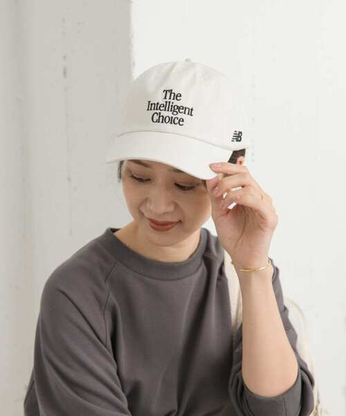 NEW BALANCE(ニューバランス)の「NEW BALANCE TheIntelligentChoiceキャップ(キャップ・レディース・オフホワイト/ブラック・ONE)」の3枚目の写真