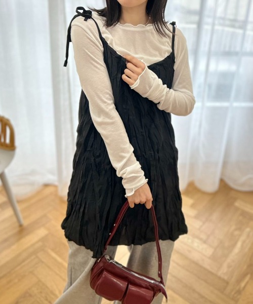 mebole(メボレ)の「チョーカーネックワッシャーキャミワンピ(ワンピース・レディース・ブラック/ホワイト・FREE)」の3枚目の写真