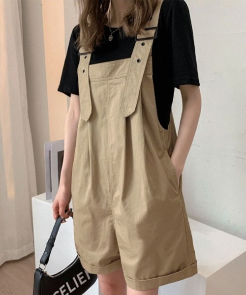 maison de LATIR（メゾンドラティール）の「ベルト調整可ショートサロペット×Tシャツ　2点セットアップ（セットアップ・レディース・ブラック/ベージュ/グリーン・M/L/XL）」の6枚目の写真
