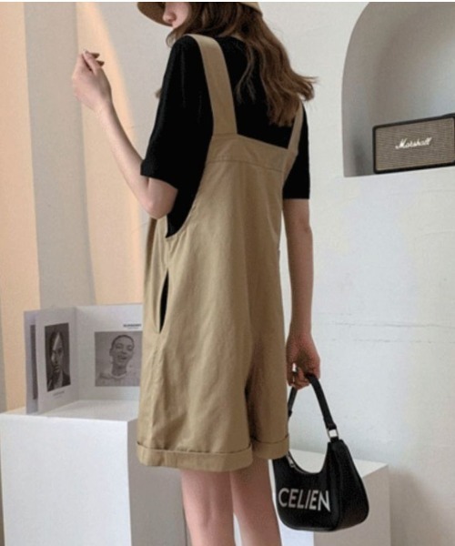 maison de LATIR（メゾンドラティール）の「ベルト調整可ショートサロペット×Tシャツ　2点セットアップ（セットアップ・レディース・ブラック/ベージュ/グリーン・M/L/XL）」の8枚目の写真