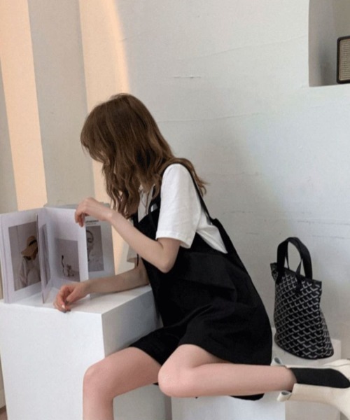 maison de LATIR（メゾンドラティール）の「ベルト調整可ショートサロペット×Tシャツ　2点セットアップ（セットアップ・レディース・ブラック/ベージュ/グリーン・M/L/XL）」の10枚目の写真
