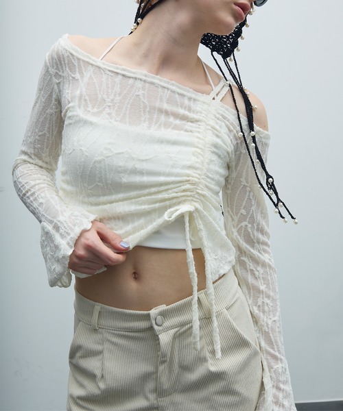 uyu.(ウユ)の「ワンショルダーギャザーレーストップス(Tシャツ/カットソー・レディース・ブラック/ブラウン/アイボリー・FREE)」の6枚目の写真