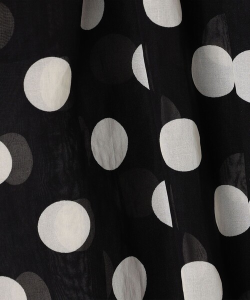 TOMORROWLAND collection（トゥモローランドコレクション）の「コインドットプリント フレアーベルスリーブブラウス（シャツ/ブラウス・レディース・ライトベージュ/ブラック系その他・36）」の10枚目の写真