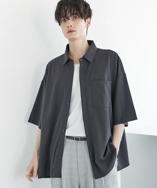 ETELIO(エテリオ)の「梨地レギュラーカラー半袖比翼シャツ(シャツ/ブラウス・メンズ・ブラック/ブルーグリーン/ワイン/ホワイト/チャコール/ネイビー・L/M/S/XL)」の3枚目の写真