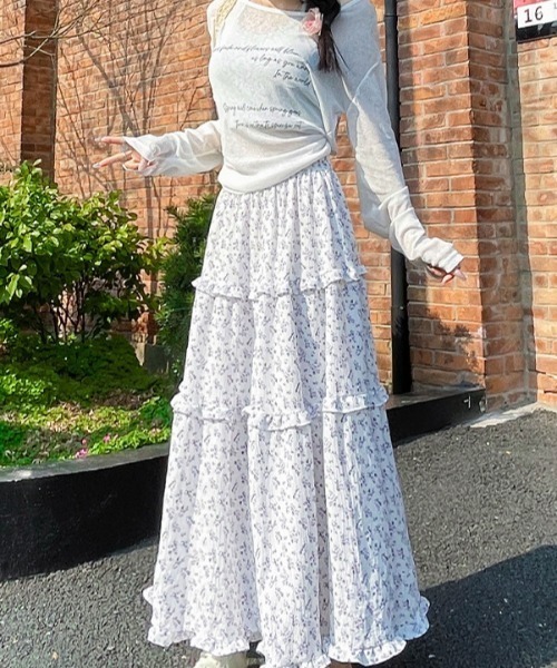 Teem Store(チームストア)の「フラワーティアードロングスカート(スカート・レディース・ホワイト/ネイビー・S/M)」の15枚目の写真