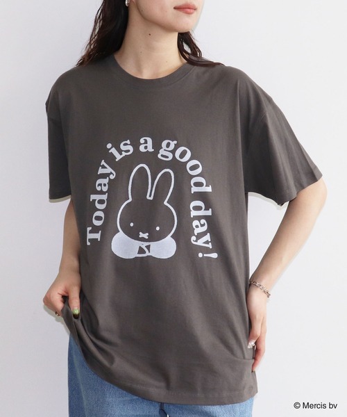 Miffy（ ミッフィー）の「【miffy/ミッフィー】英字プリント半袖Tシャツ（Tシャツ/カットソー・レディース・オフホワイト/チャコール・M～Ｌ/LL～3L）」の6枚目の写真