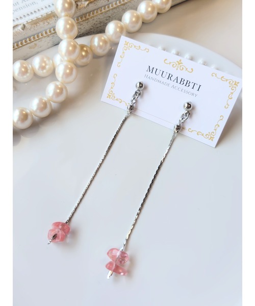 tone(トーン)の「【MUURABBTI】チェリークォーツさざれ石のピアス(MA)(ピアス(両耳用)・レディース・ピンク・FREE)」の1枚目の写真