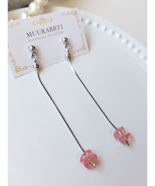 tone(トーン)の「【MUURABBTI】チェリークォーツさざれ石のピアス(MA)(ピアス(両耳用)・レディース・ピンク・FREE)」の2枚目の写真