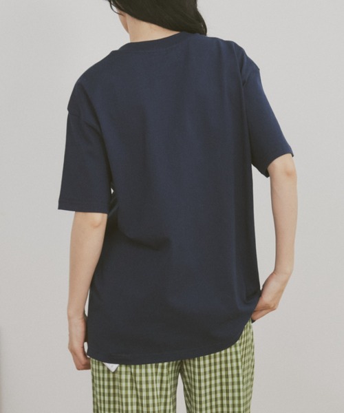 MERLOT(メルロー)の「MERLOTオリジナルベーシックコットンTシャツ(Tシャツ/カットソー・レディース・ライトグレー/レッド/ネイビー/ベージュ・FREE)」の21枚目の写真