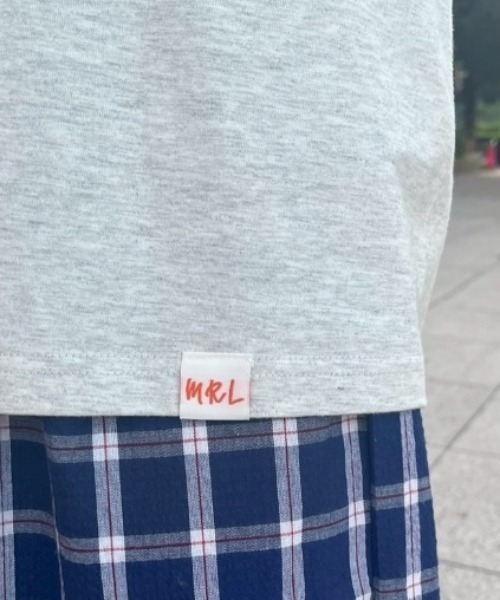 MERLOT(メルロー)の「MERLOTオリジナルベーシックコットンTシャツ(Tシャツ/カットソー・レディース・ライトグレー/レッド/ネイビー/ベージュ・FREE)」の19枚目の写真
