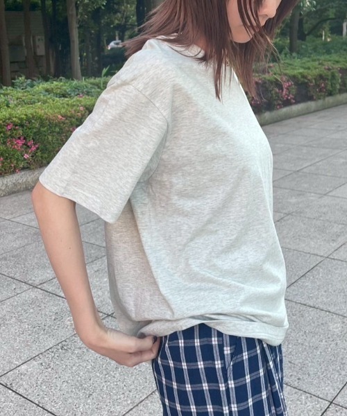 MERLOT(メルロー)の「MERLOTオリジナルベーシックコットンTシャツ(Tシャツ/カットソー・レディース・ライトグレー/レッド/ネイビー/ベージュ・FREE)」の17枚目の写真