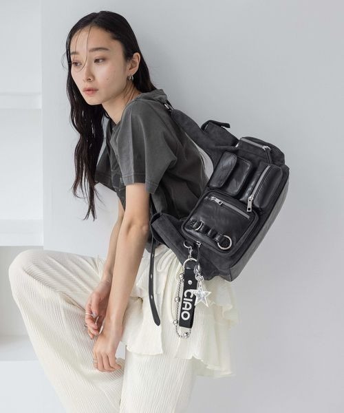 JEANASIS（ジーナシス）の「バンドロゴチャームスマホストラップ/497056（スマホグッズ・レディース・ホワイト系その他/ブラック系その他・FREE）」の7枚目の写真