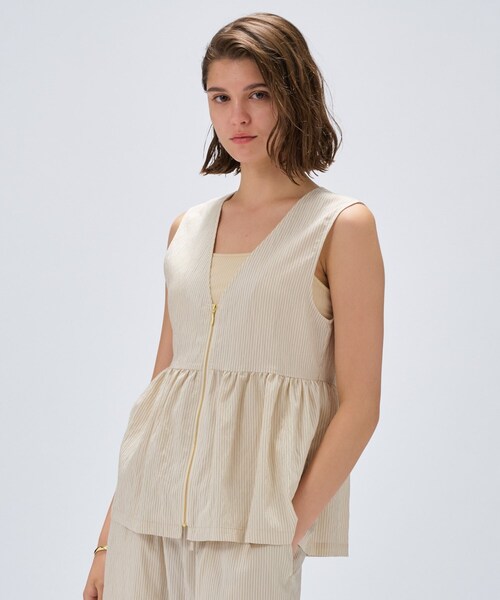 cloenc（クロエンス）の「【セットアップ／手洗い可】ストライプペプラムZIPジレ（シャツ/ブラウス・レディース・ブラック系2/ベージュ系その他6/アイボリー系2・02）」の5枚目の写真