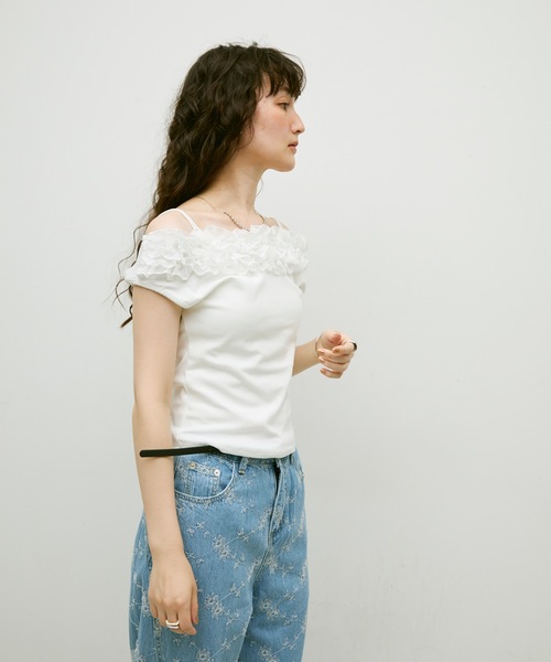 Lutim by u(ルチバイユー)の「Frill detail sleeveless / フリルディテールノースリーブ(その他トップス・レディース・ホワイト/ブラック・FREE)」の4枚目の写真
