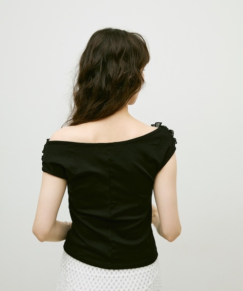Lutim by u(ルチバイユー)の「Frill detail sleeveless / フリルディテールノースリーブ(その他トップス・レディース・ホワイト/ブラック・FREE)」の7枚目の写真