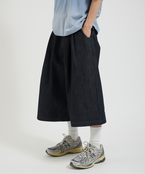 Perushu(ペルーシュ)の「スタッズデザイン ワイドハーフパンツ(デニムパンツ・メンズ・グレー/ブラック/インディゴブルー・MEDIUM/LARGE)」の3枚目の写真
