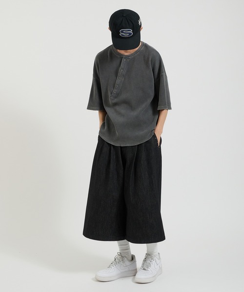 Perushu(ペルーシュ)の「スタッズデザイン ワイドハーフパンツ(デニムパンツ・メンズ・グレー/ブラック/インディゴブルー・MEDIUM/LARGE)」の9枚目の写真