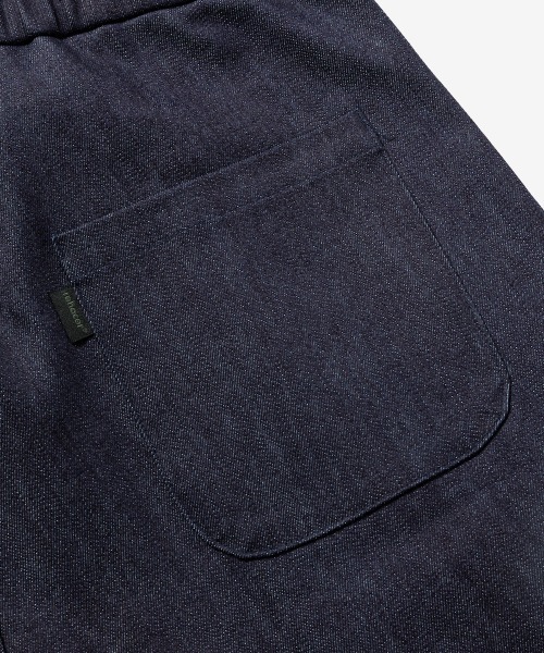 rehacer(レアセル)の「rehacer : Rigid Tuck Denim Shorts(デニムパンツ・メンズ・インディゴブルー・MEDIUM/LARGE/SMALL)」の9枚目の写真