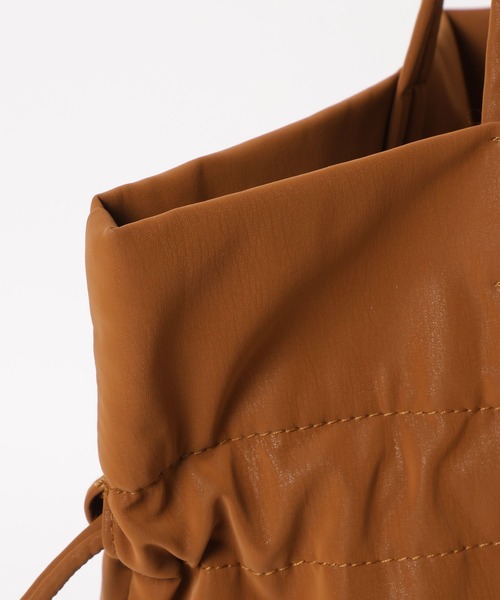 LAKOLE(ラコレ)の「ヌバック風巾着トートバッグ / 574762(トートバッグ・レディース・ブラック/ブラウン/グレイッシュベージュ/ライトグリーン・FREE)」の21枚目の写真