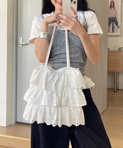 Chiina(チーナ)の「Chiina / フリルレース トートバッグ(トートバッグ・レディース・ブラック/ホワイト・FREE)」の3枚目の写真