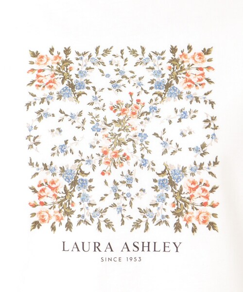 LAURA ASHLEY（ローラアシュレイ）の「【STORY掲載！/接触冷感/コットン100％／3colors】エラビー スカーフ柄 Tシャツ（Tシャツ/カットソー・レディース・オフホワイト/チャコールグレー/サックスブルー・38/40）」の7枚目の写真